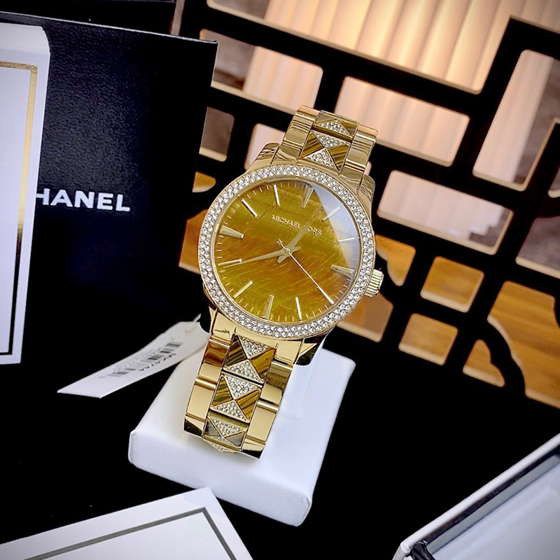 Michael Kors (MK) collection